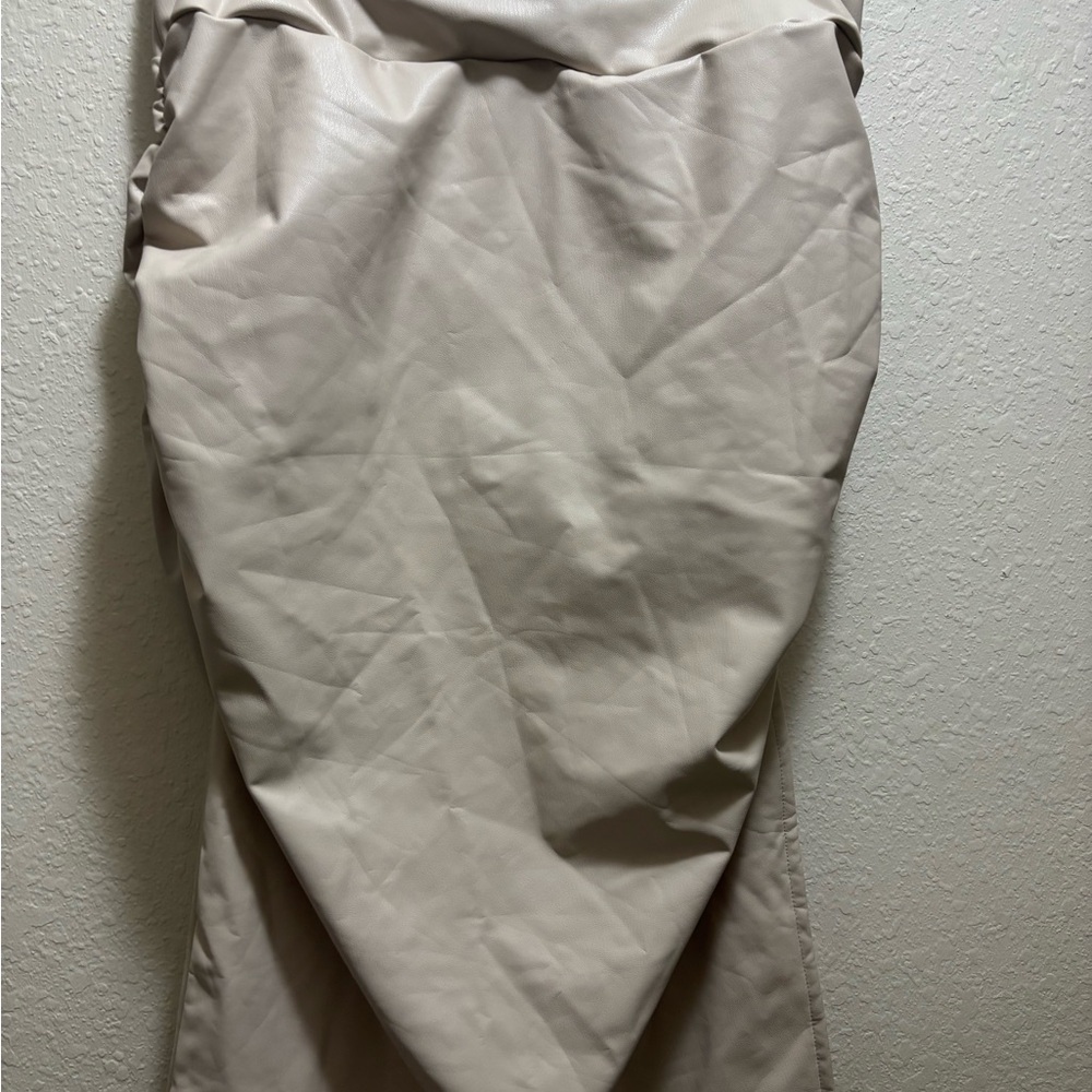 HALARA Cream Maxi Skirt with Ruched Waist - Picture 5 of 7